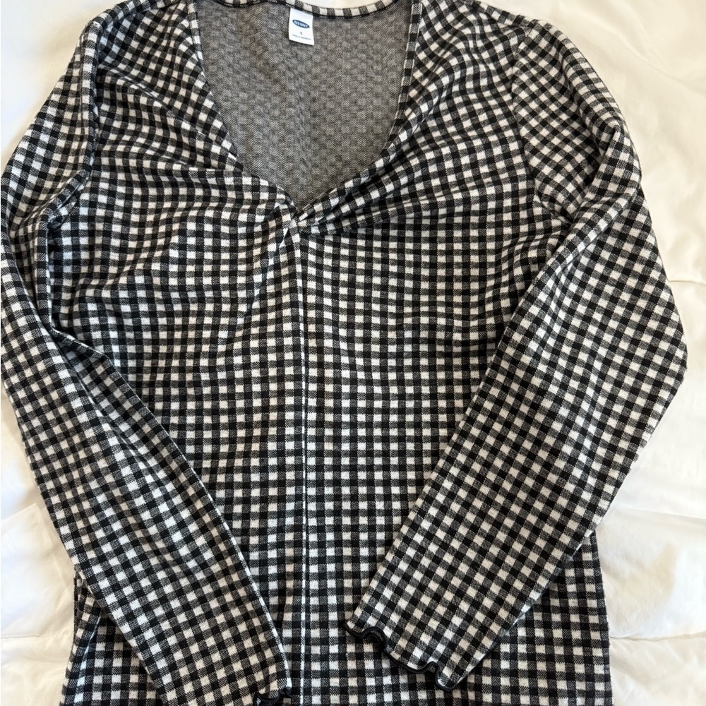 Old Navy Black and White Checkered Long Sleeve Top